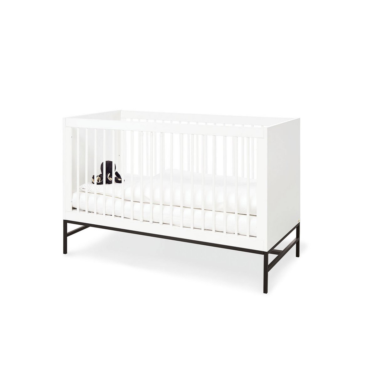 Nursery 'Steel' extra wide large
3 parts: cot, extra wide dresser, large wardrobe