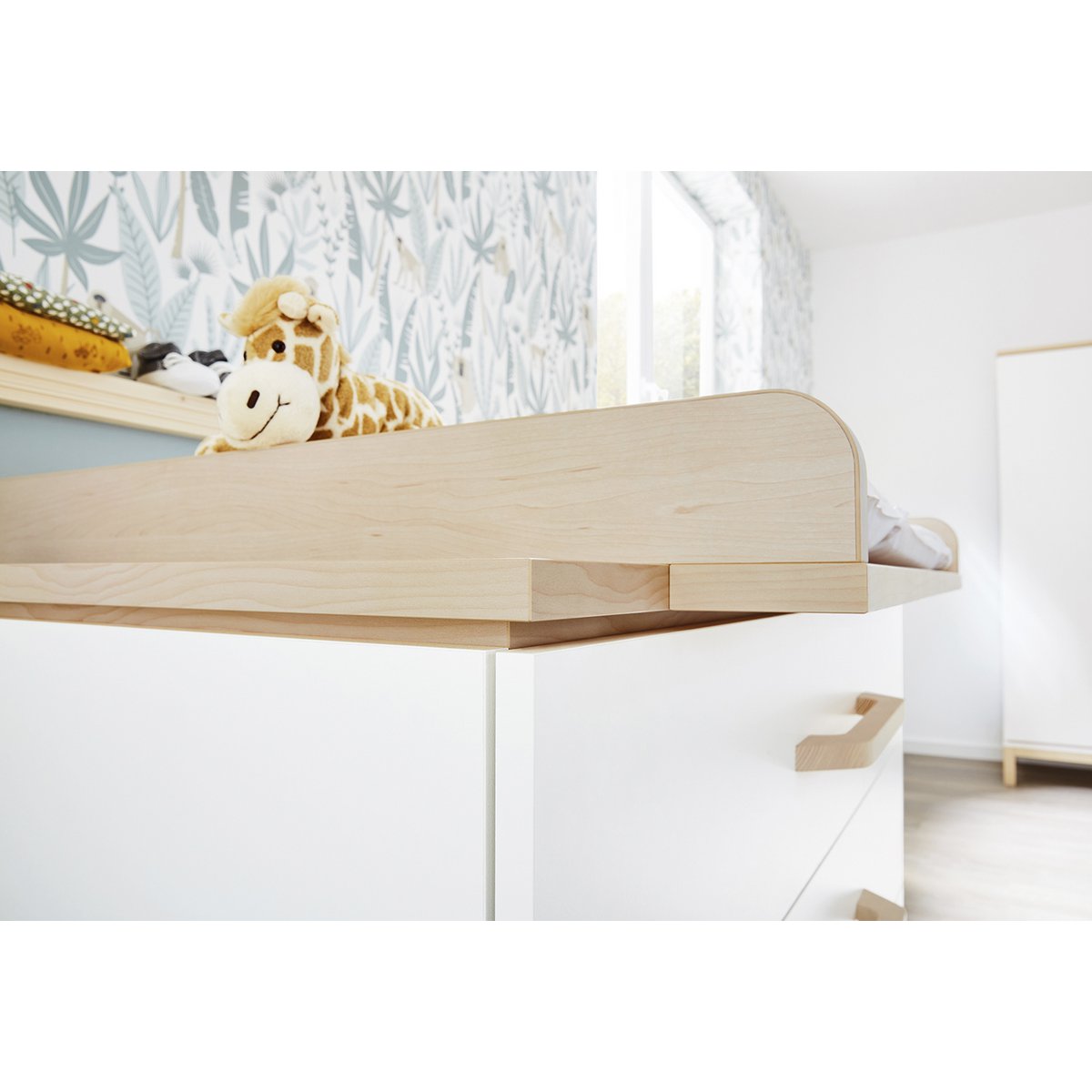 Starter set 'Light' wide
2 parts: cot, wide chest of drawers