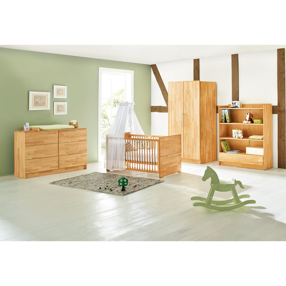 Nursery 'Natura' extra wide
3 parts: cot, extra wide chest of drawers, 2-door wardrobe