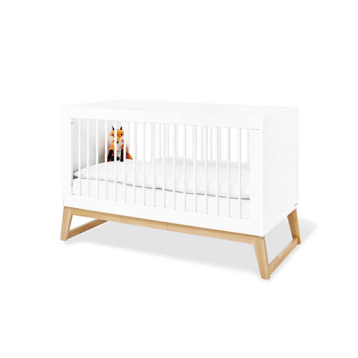 Nursery 'Bridge' wide large, incl. wall shelf
4 parts: bed, wide chest of drawers, large wardrobe, wall shelf