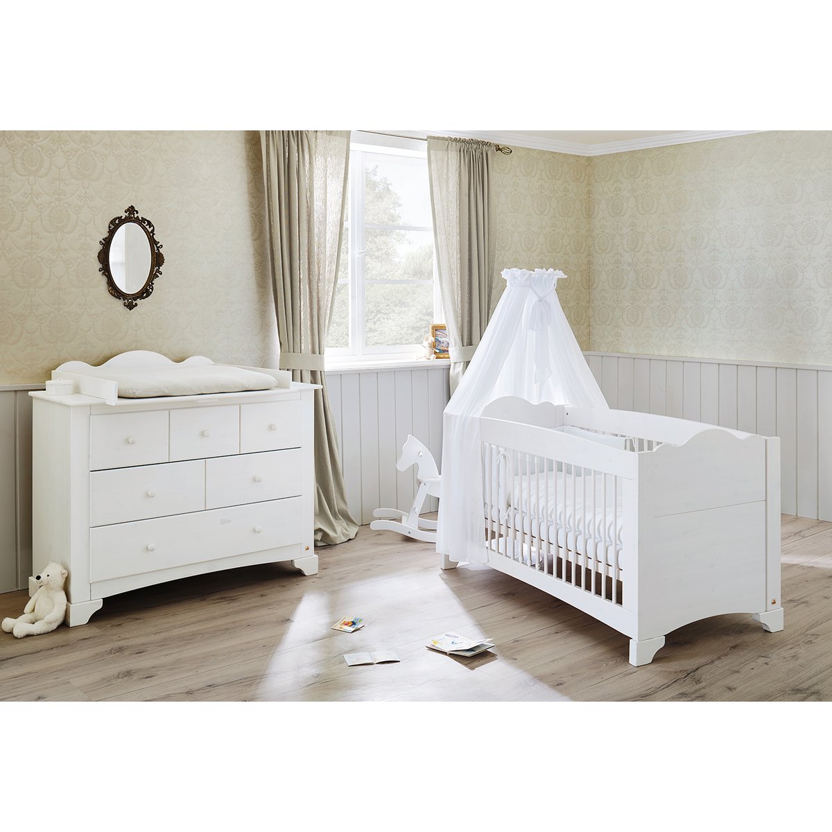 Starter set 'Pino' wide
2 parts: cot, wide chest of drawers