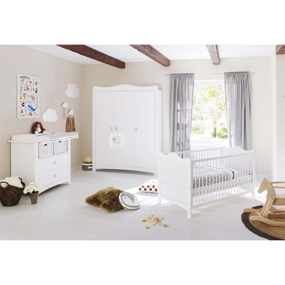 Nursery 'Florentina' wide large
3 parts: cot, wide dresser, large wardrobe
