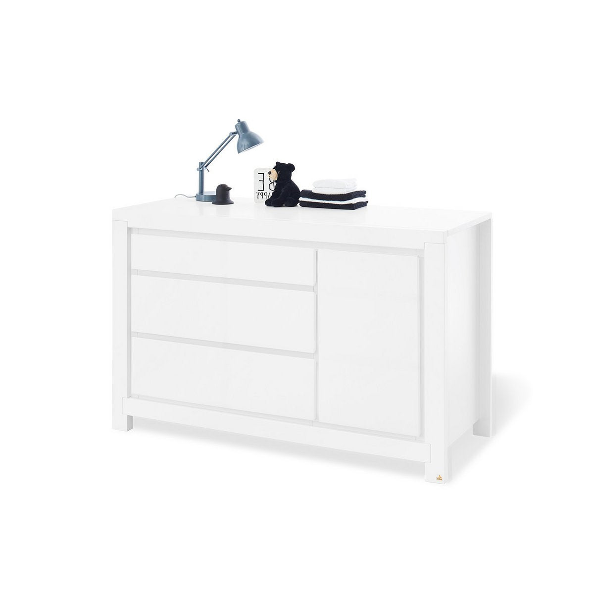 Starter set 'Milk' extra wide
2 parts: cot, extra wide chest of drawers