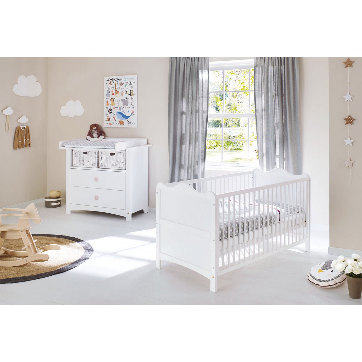 Starter set 'Florentina' wide
2 parts: cot, wide chest of drawers