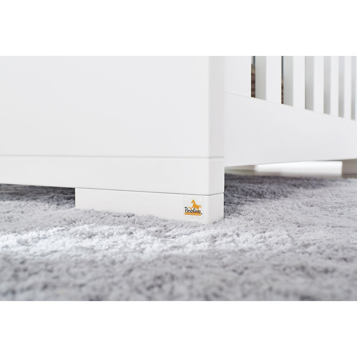 Starter set 'Polar' wide
2 parts: cot, wide chest of drawers