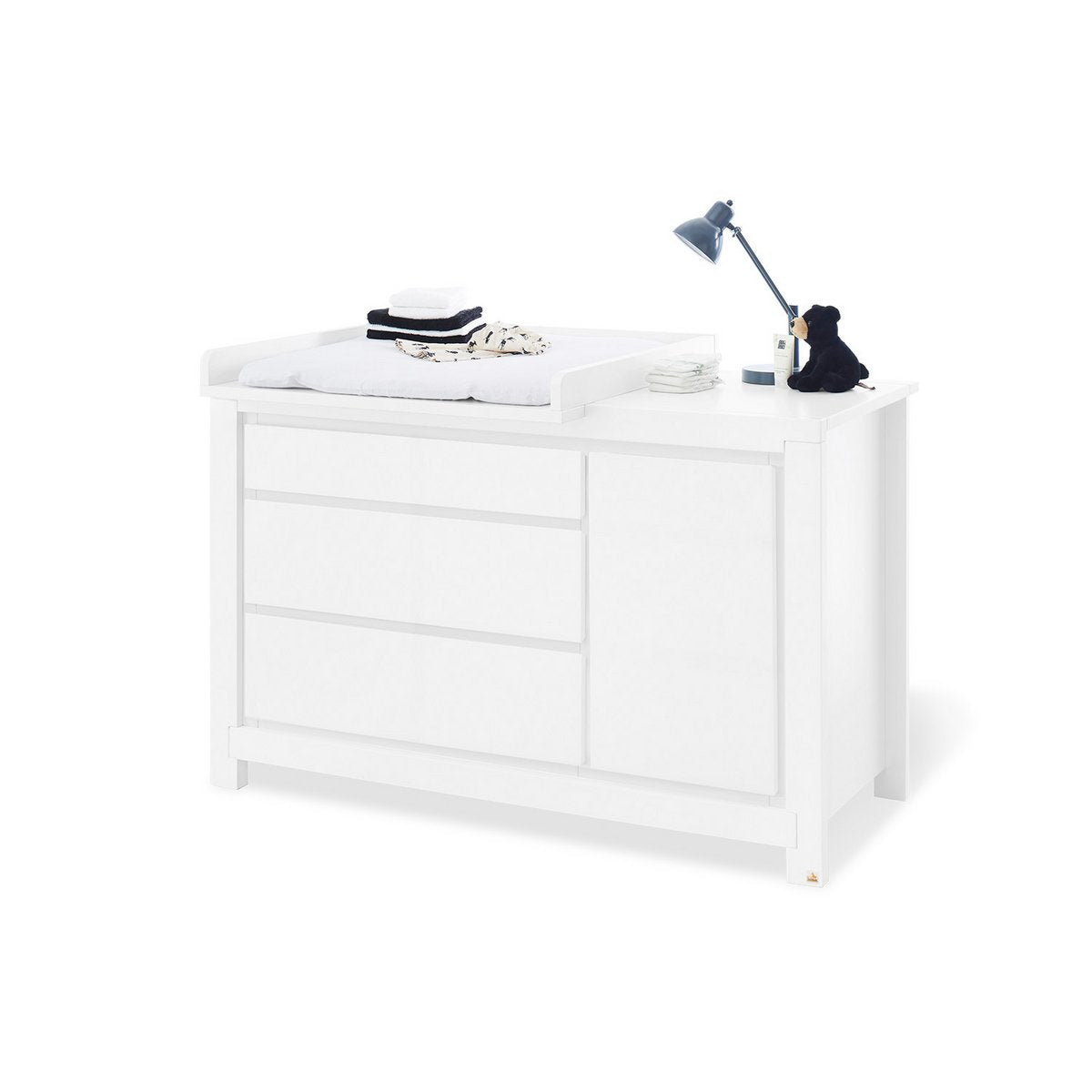 Starter set 'Milk' extra wide
2 parts: cot, extra wide chest of drawers
