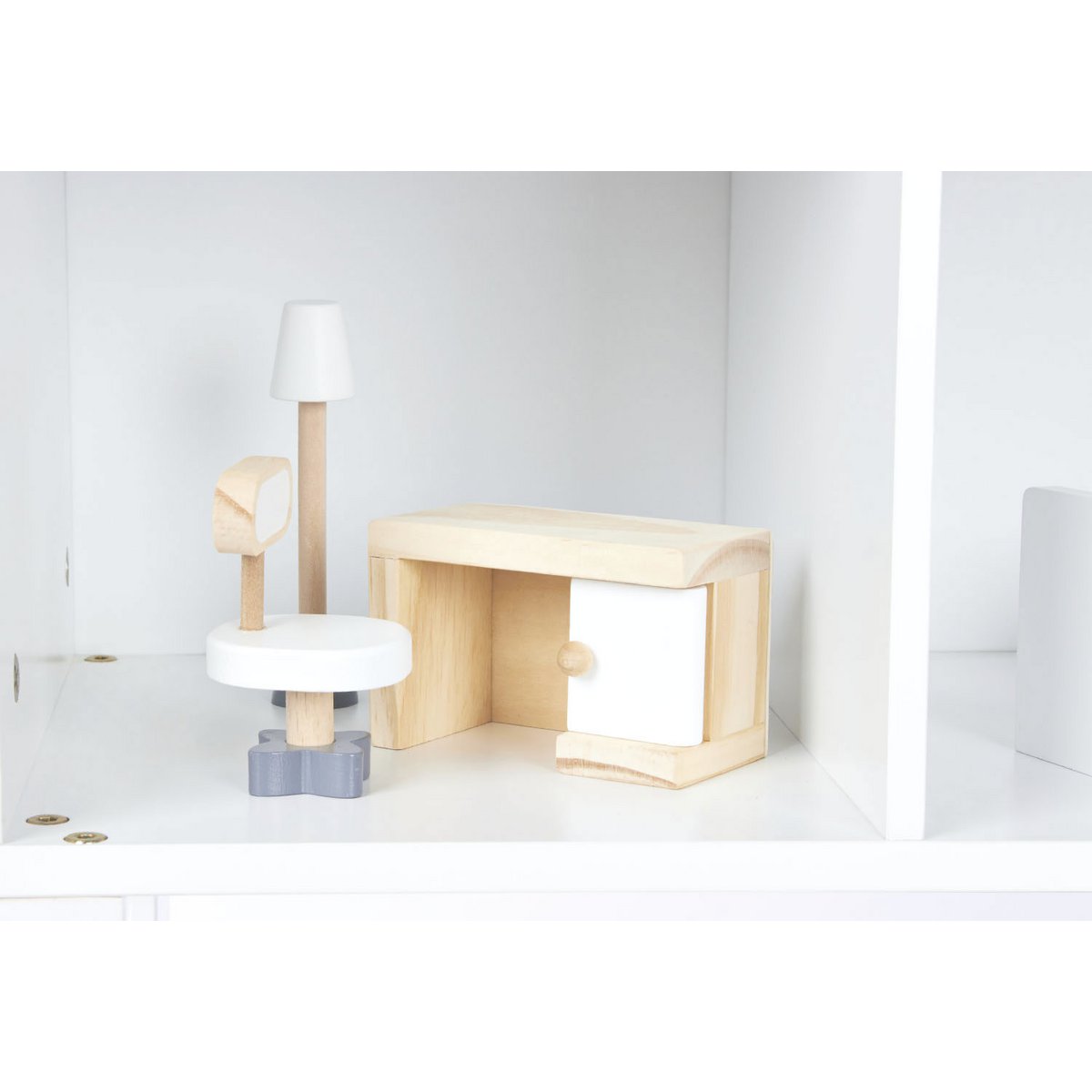 Dollhouse furniture, 20 pieces