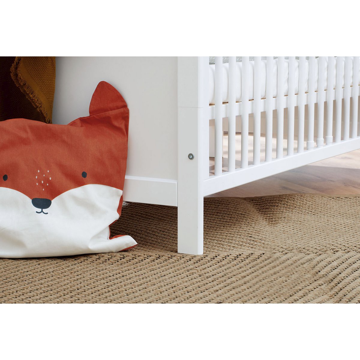Starter set 'Viktoria' wide 2-piece: cot bed, wide chest of drawers