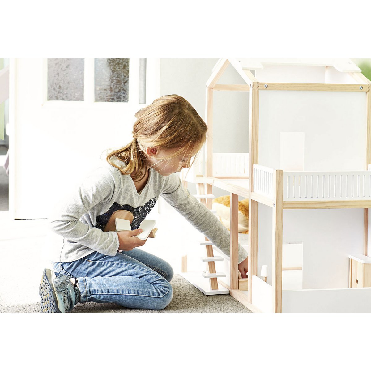 Dollhouse furniture, 20 pieces