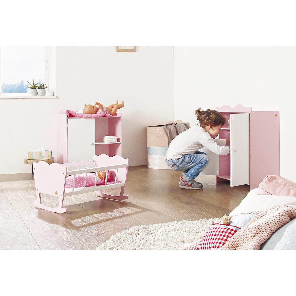 Doll dresser 'Jasmin'