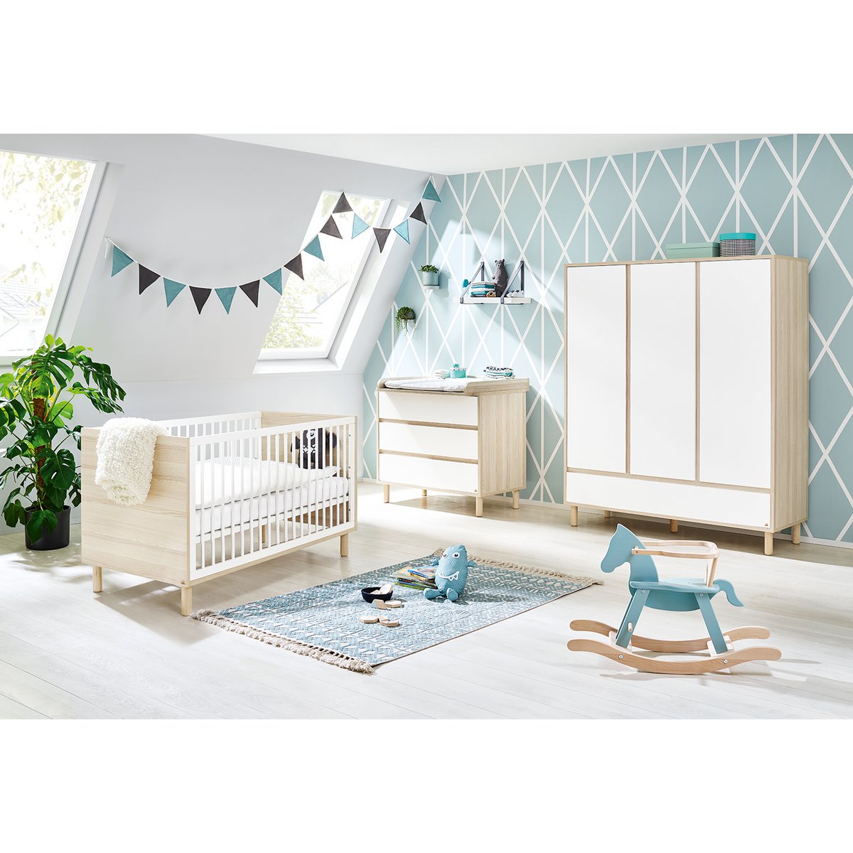 Nursery 'Flow' wide large
 3 parts: cot, wide dresser, large wardrobe