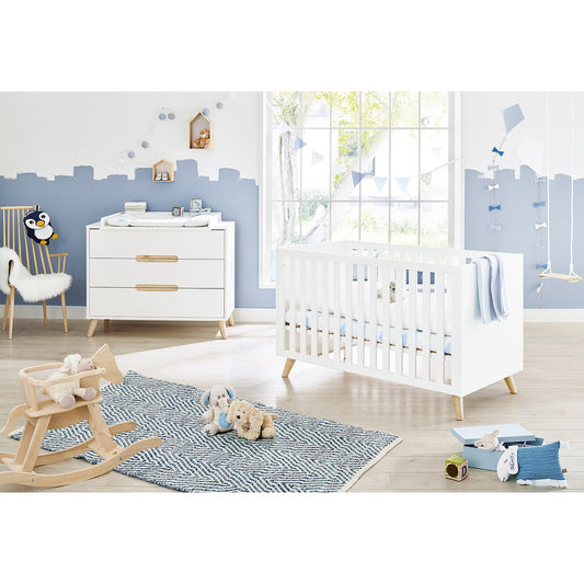 Starter set 'Move' wide
 2 parts: cot, wide chest of drawers