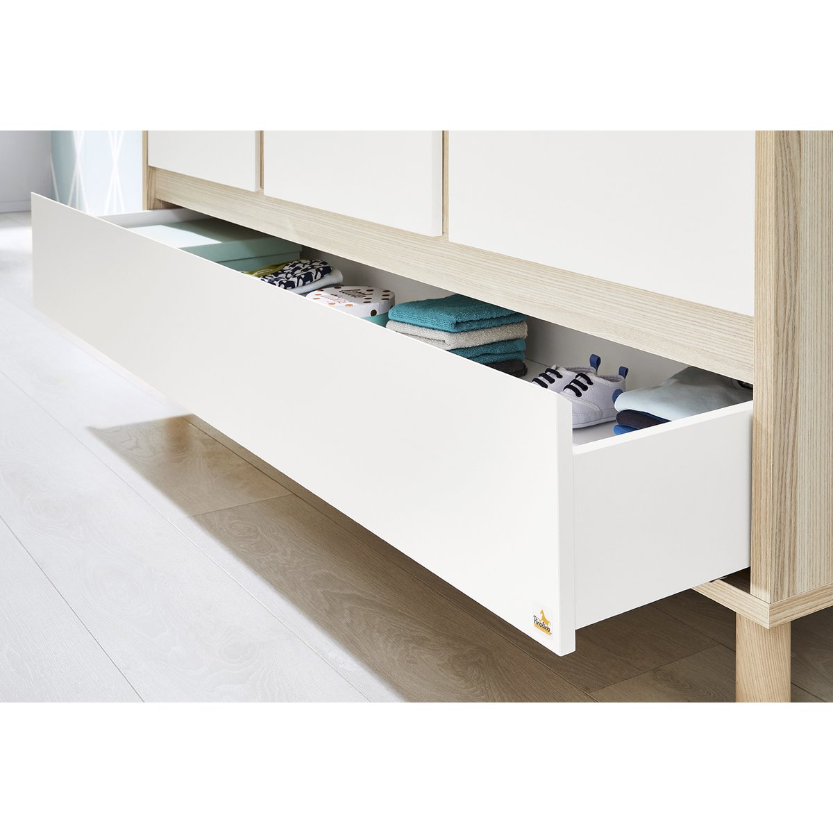 Nursery 'Flow' wide large
 3 parts: cot, wide dresser, large wardrobe