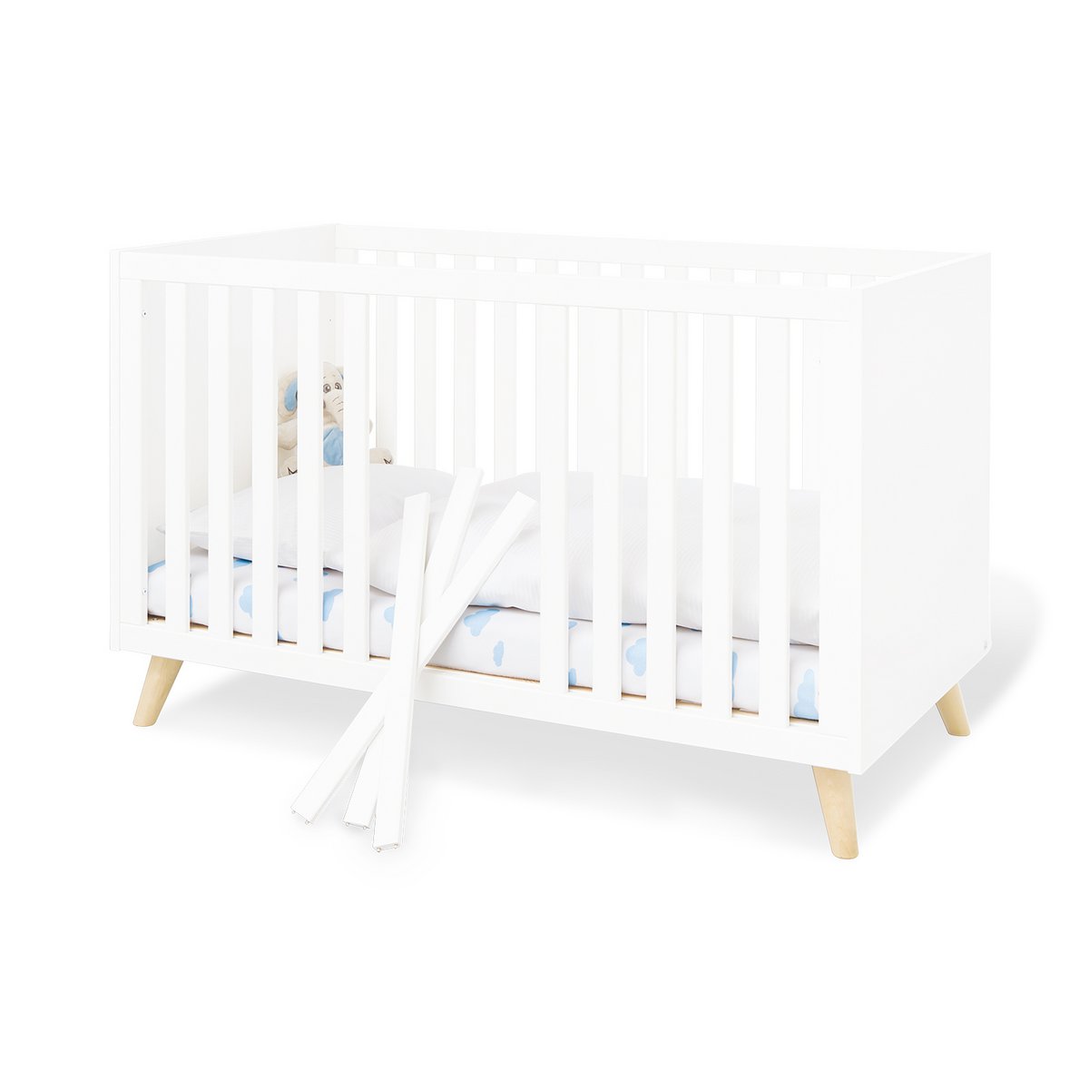Starter set 'Move' wide, incl. wall shelf
 3 parts: cot, wide dresser, wall shelf