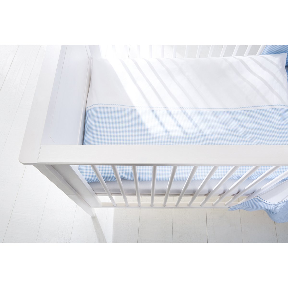 Starter set 'Smilla' wide
 2 parts: cot, wide chest of drawers