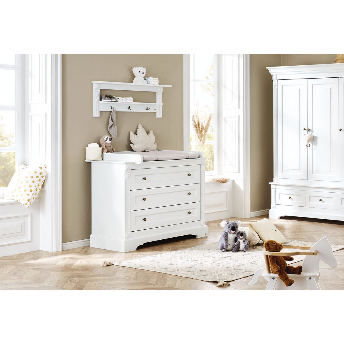 Chest of drawers 'Emilia' wide