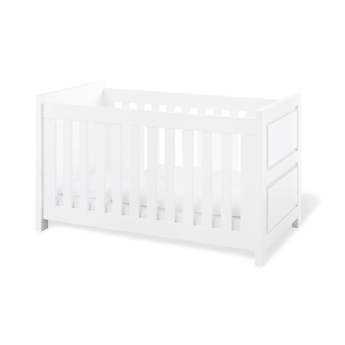 Starter set 'Milk' extra wide, incl. wall shelf
 3 parts: cot, extra wide dresser, wall shelf