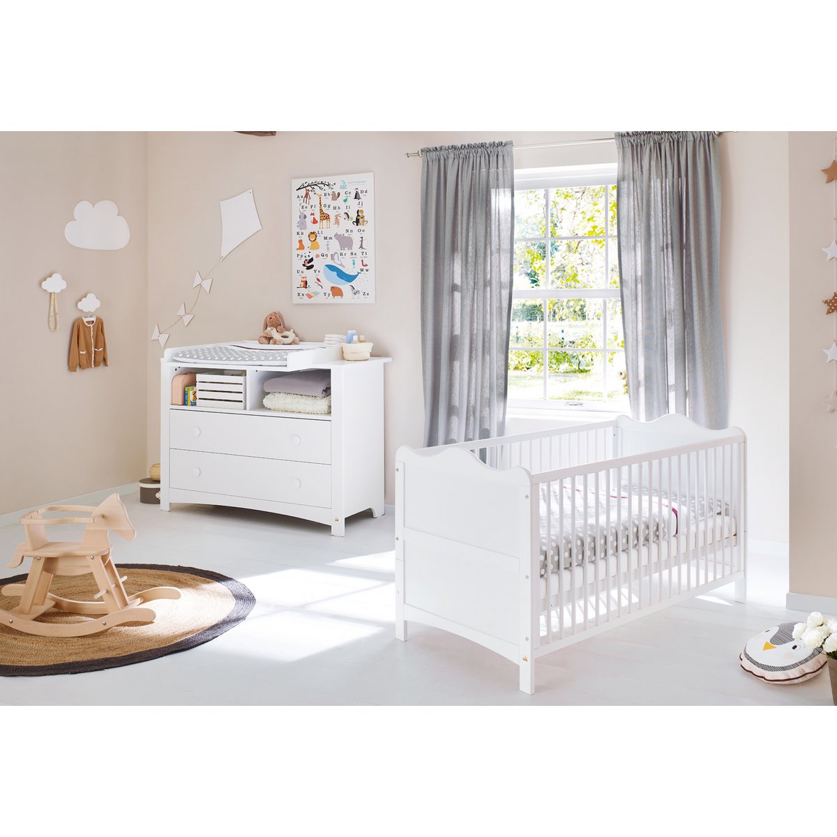 Starter set 'Florentina' extra wide
 2 parts: cot, extra wide chest of drawers