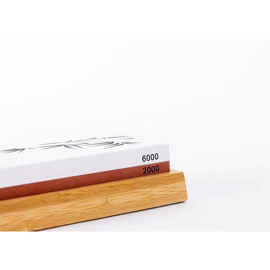 Kitchen accessories - KOTAI sharpening set with double-sided sharpening stone grit 2000/6000, non-slip bamboo base, flattening stone and 15 degree angle guide