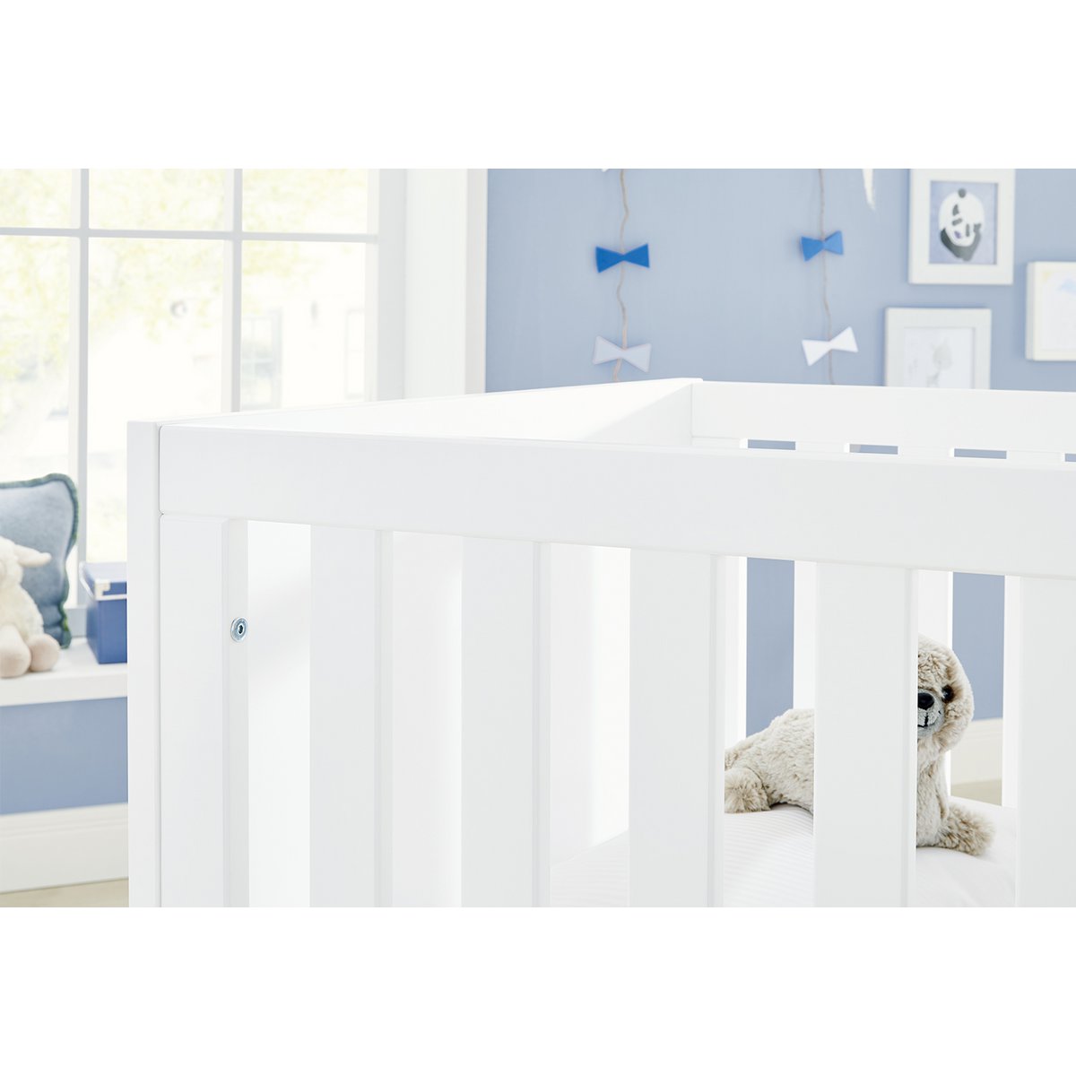 Starter set 'Move' wide
 2 parts: cot, wide chest of drawers