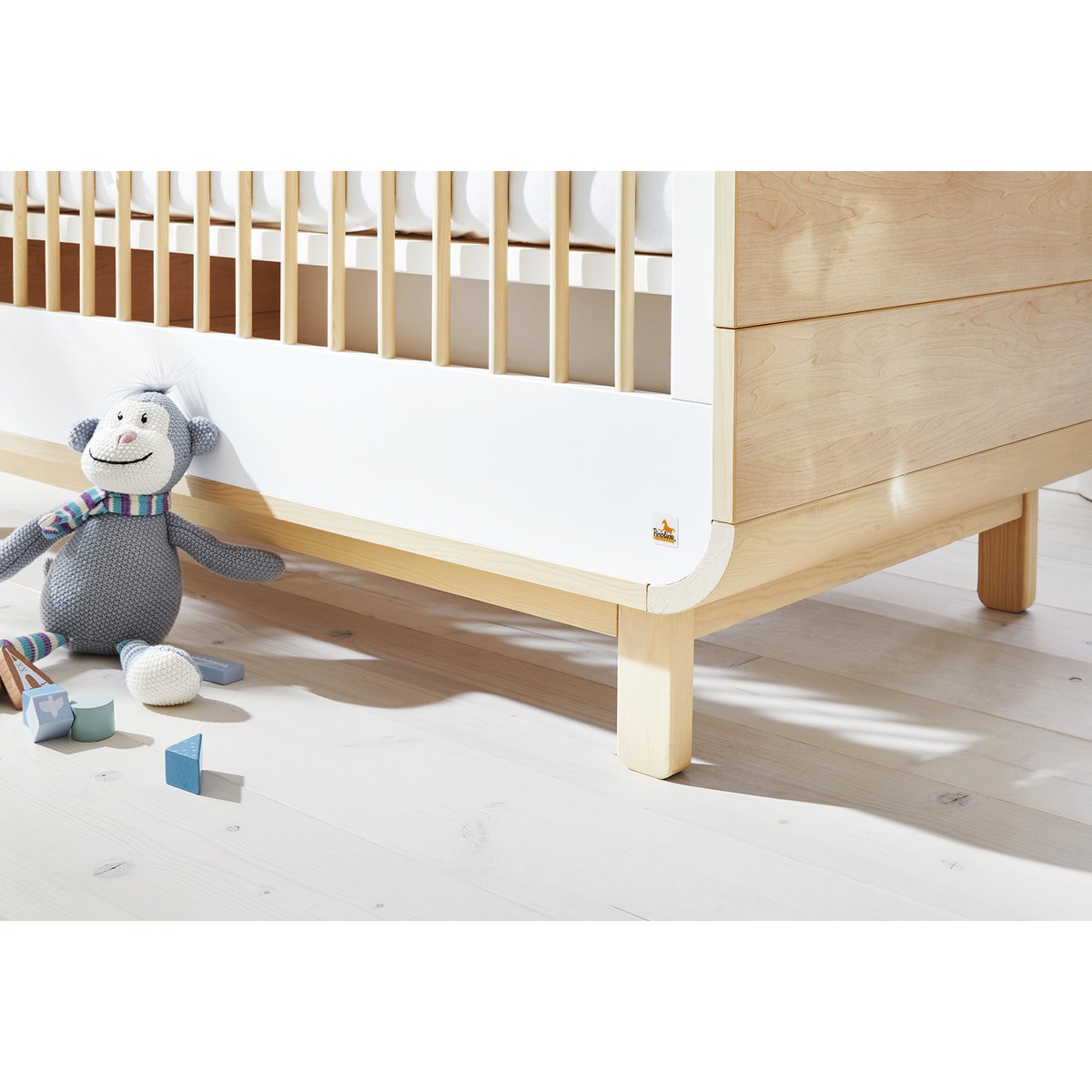 Starter set 'Round' wide 2 parts: cot, wide chest of drawers