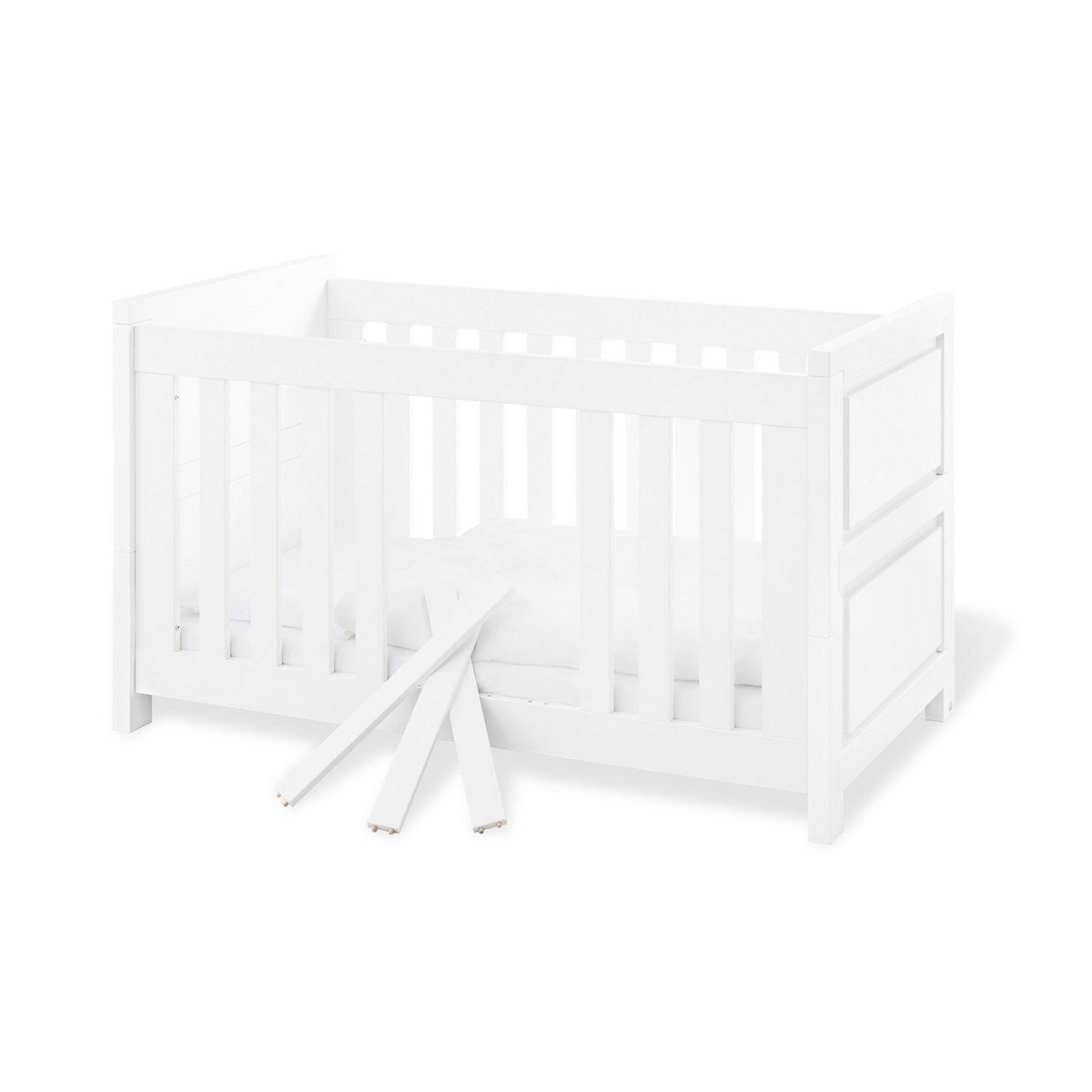 Starter set 'Milk' extra wide, incl. wall shelf
 3 parts: cot, extra wide dresser, wall shelf