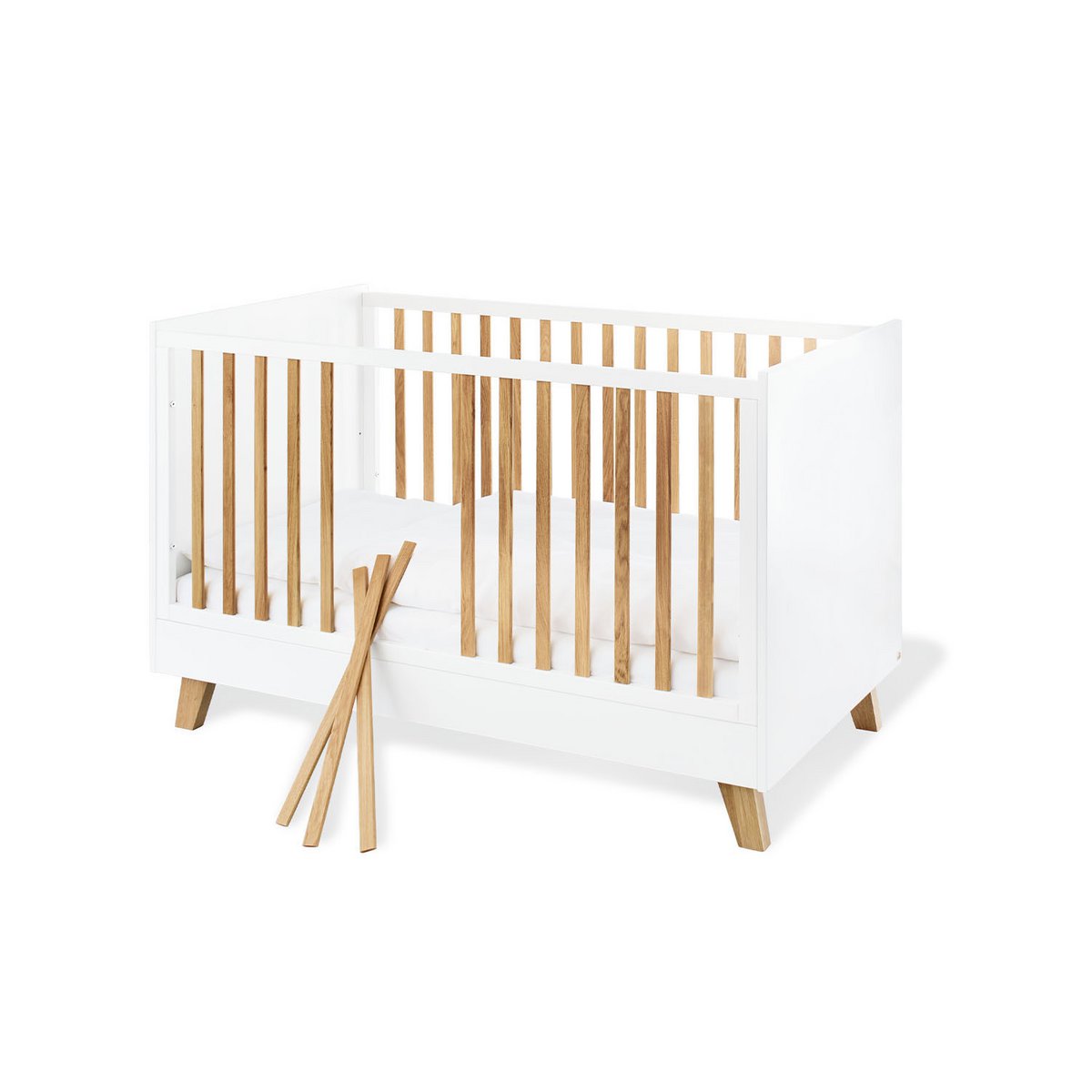 Starter set 'Pan' extra wide
 2 parts: cot, extra wide chest of drawers
