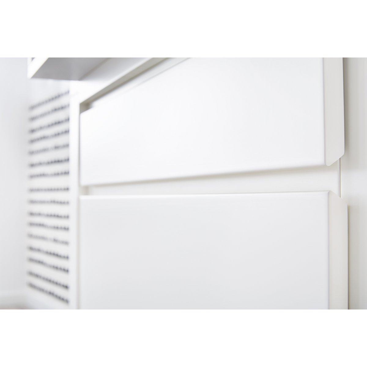 Starter set 'Milk' extra wide, incl. wall shelf
 3 parts: cot, extra wide dresser, wall shelf