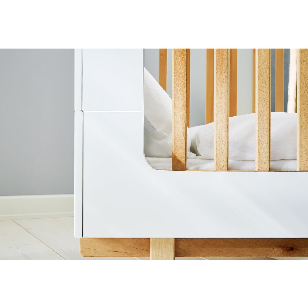 Nursery 'Boks' extra wide large with 3 doors
 3 parts: cot, extra wide chest of drawers, large wardrobe with 3 doors