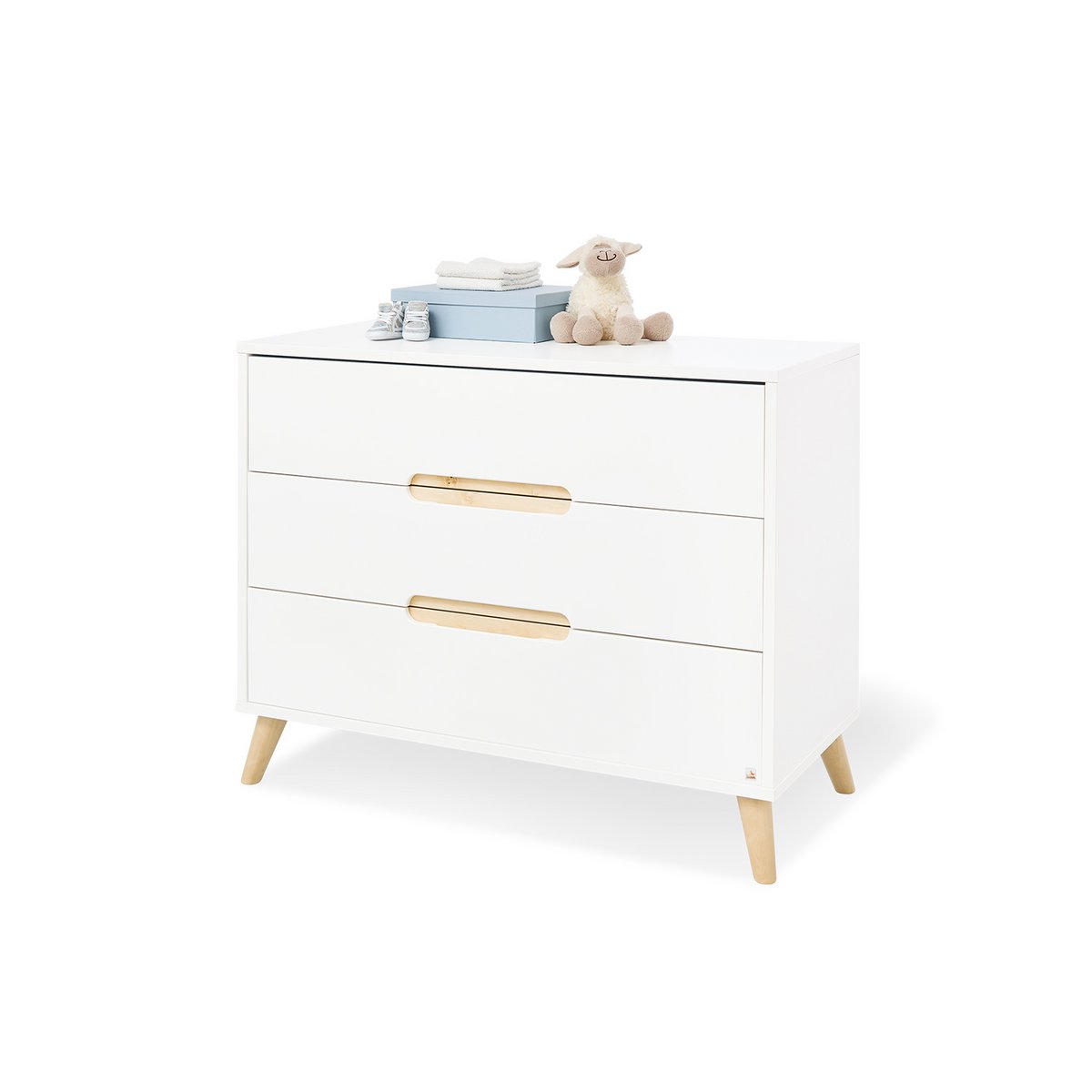 Starter set 'Move' wide, incl. wall shelf
 3 parts: cot, wide dresser, wall shelf