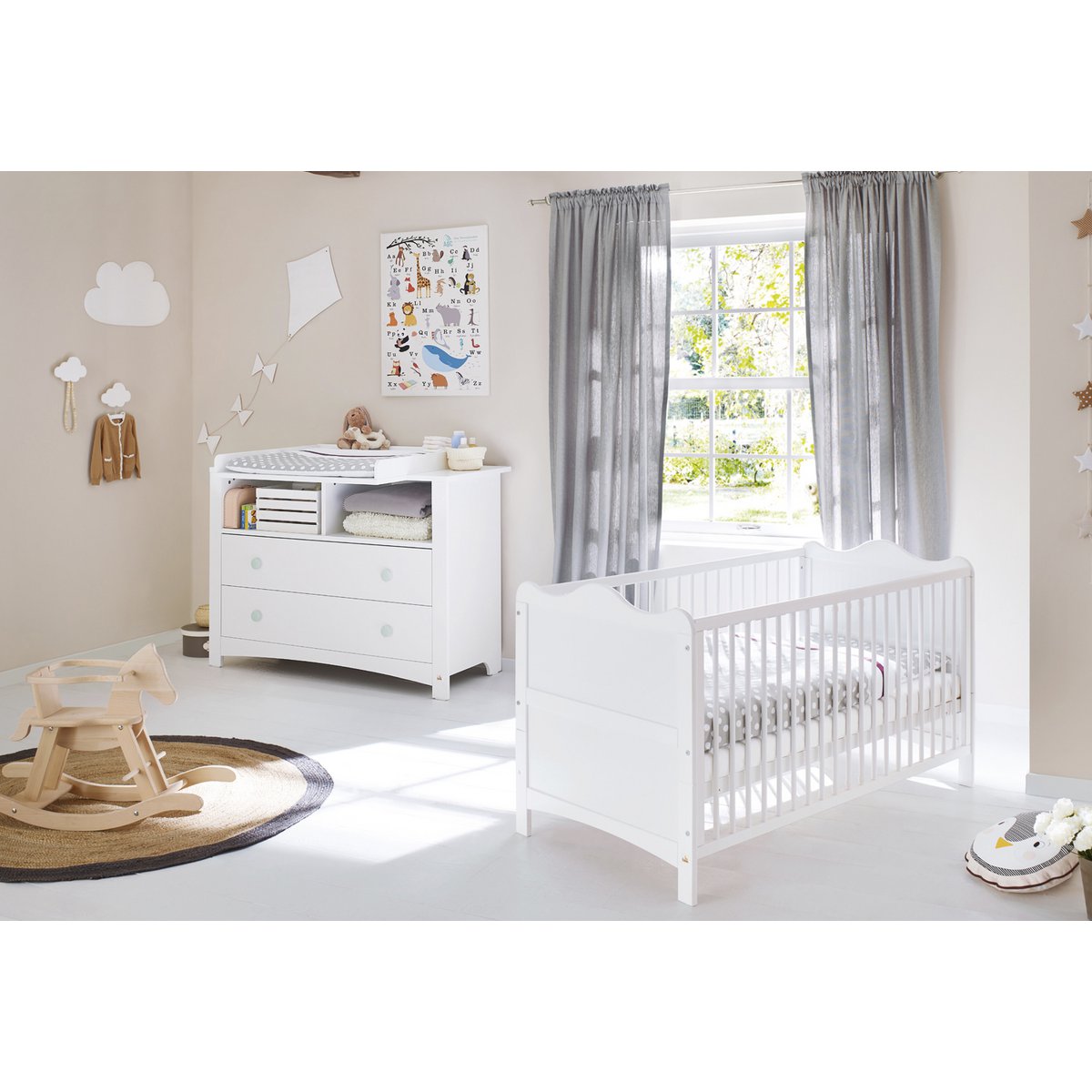 Starter set 'Florentina' extra wide
 2 parts: cot, extra wide chest of drawers