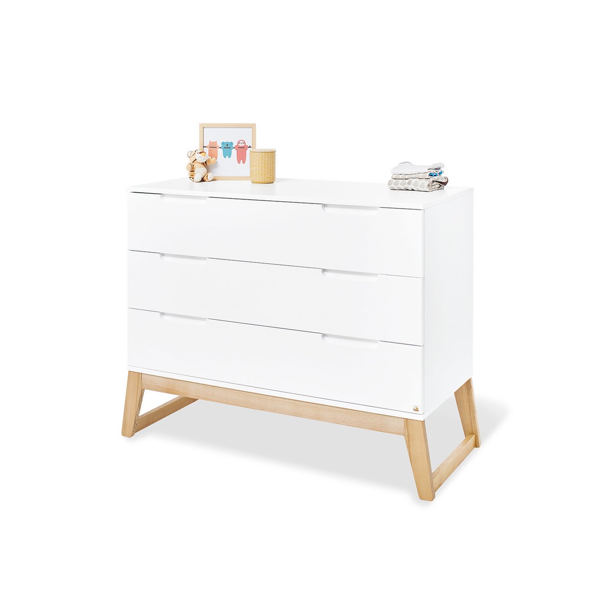 Nursery 'Brug' wide, incl. wall shelf
 4 parts: bed, wide chest of drawers, 2-door wardrobe, wall shelf