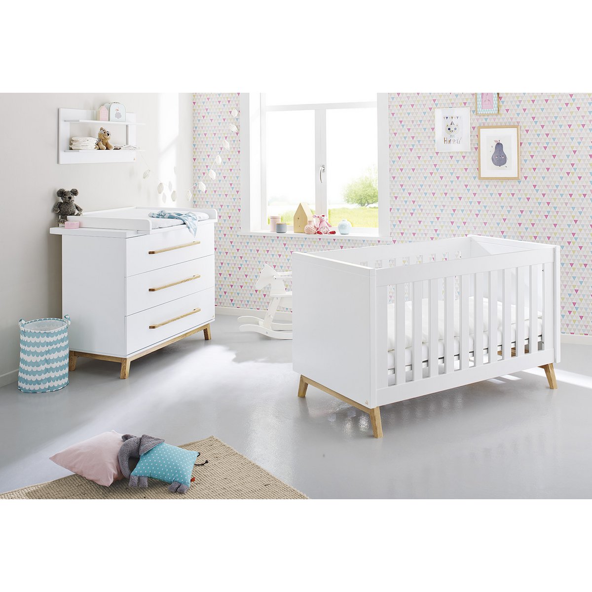 Starter set 'Riva' wide
 2 parts: cot, wide chest of drawers